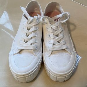 White casual platform sneakers